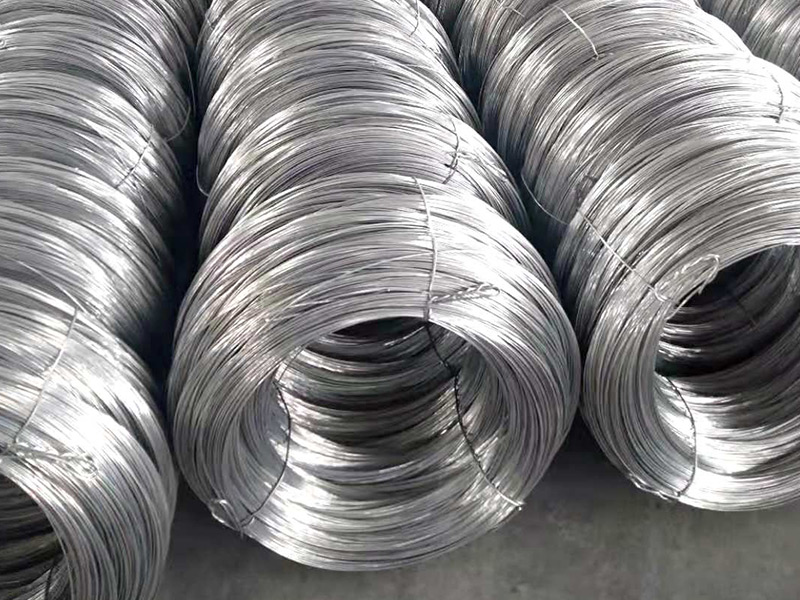 秦川园区年产5万吨铝型材节能项目第一批铝型材下线